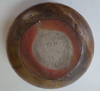Théo PERROT (1846-1942) 

Coupe ronde et...
