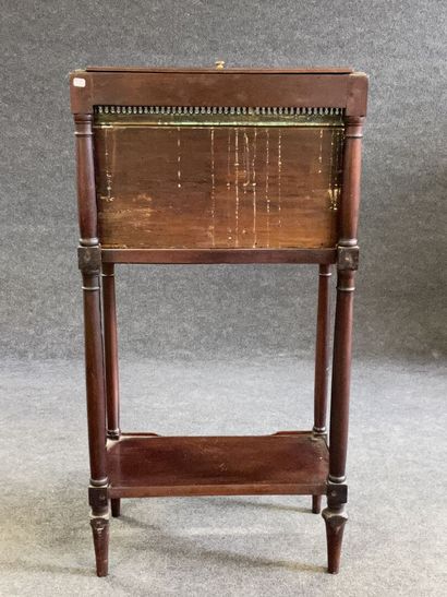 Mahogany and mahogany veneer soft bill, retractable...