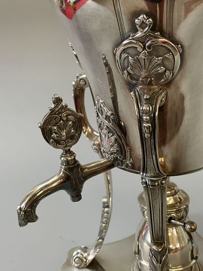 Samovar in silver plated metal

H. 46 cm...