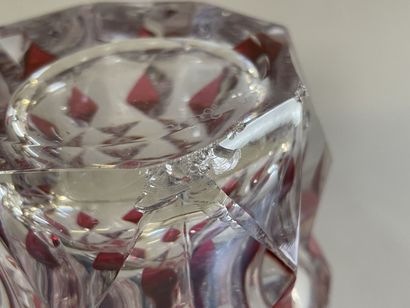 SAINT LOUIS : vase in cut crystal, red.

H:...