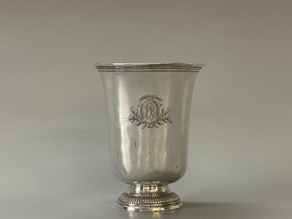 Timbale sur piédouche en argent, poinçon...