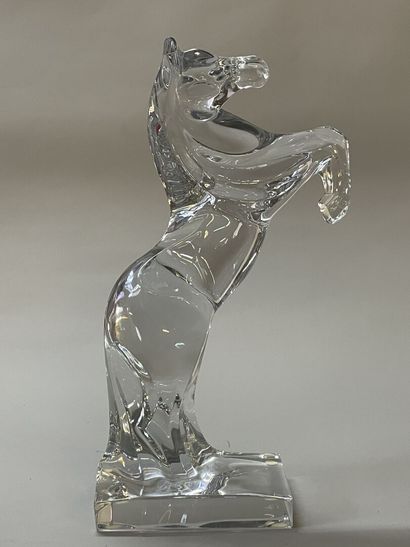 DAUM. 

Cheval : sculpture en cristal. 

H....