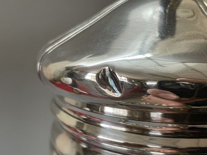 Samovar in silver plated metal

H. 46 cm...