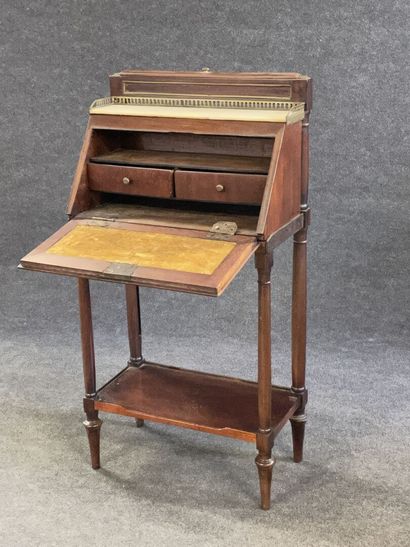 Mahogany and mahogany veneer soft bill, retractable...