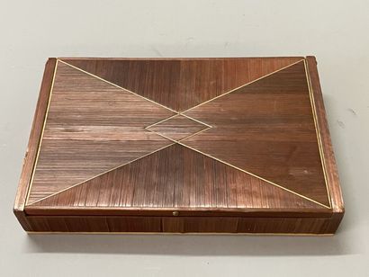 Boite en marqueterie de paille. Interieur...