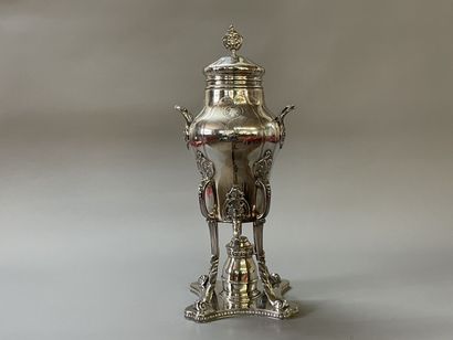 Samovar in silver plated metal

H. 46 cm...