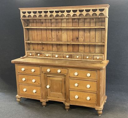 Buffet vaisselier en pin, partie basse ouvrant...