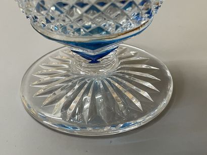 SAINT LOUIS Tommy decanter in blue crystal.

H....
