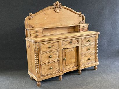 Buffet dressoir en pin de forme rectangulaire...