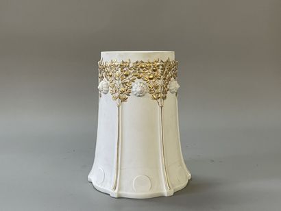 Manufacture de Sèvres:

Socle pour la grande...