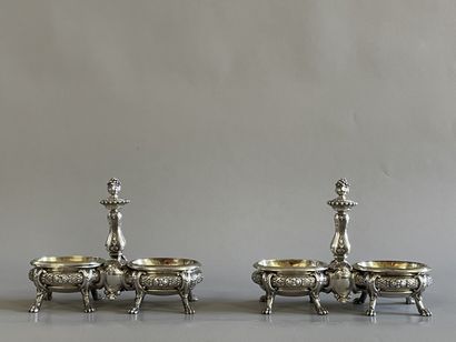 Paire de salerons double en argent, richement...