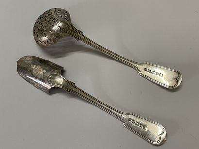 Deux couverts de service en argent avec armoiries...