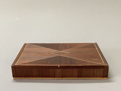 Boite en marqueterie de paille. Interieur...