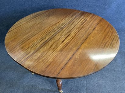 Large mahogany table, six Jacob legs

Restoration...
