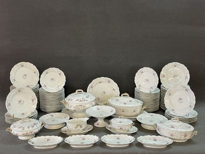 Important white porcelain dinner service...