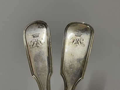 Deux couverts de service en argent avec armoiries...
