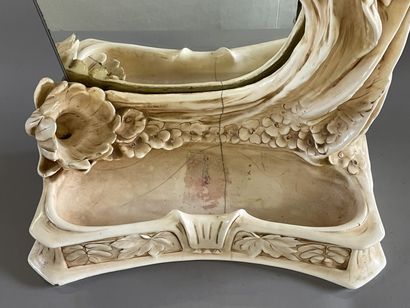 Royal-Dux, Bohème.

Grand miroir de table...