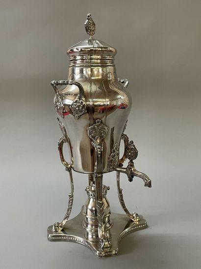 Samovar in silver plated metal

H. 46 cm...