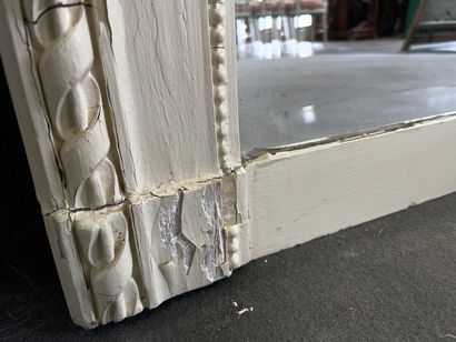Large mirror frame in lacquered wood 

End...
