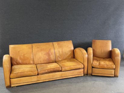 Canapé et fauteuils en cuir havane, accotoirs...