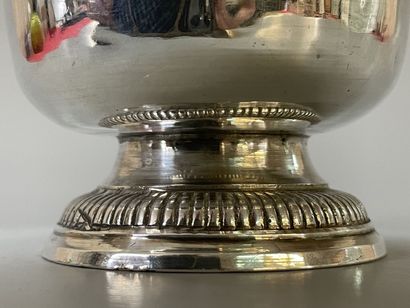 Timbale sur piédouche en argent, poinçon...