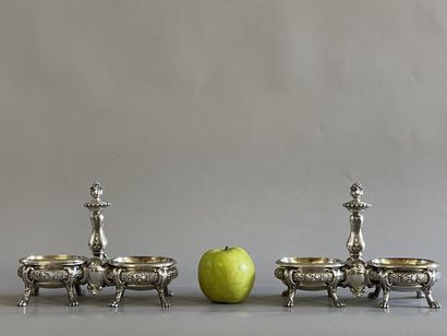 Paire de salerons double en argent, richement...