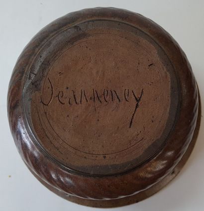 Paul JEANNENEY (1861-1920) 

Coupe ronde...