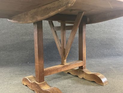 Oval dining room table type vigneronne, with...