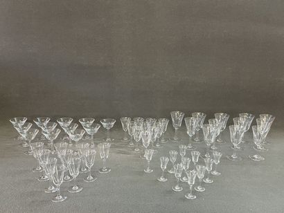 SAINT LOUIS Service of crystal glasses.

-...