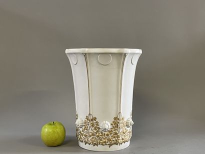 Manufacture de Sèvres:

Socle pour la grande...