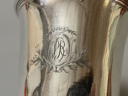Timbale sur piédouche en argent, poinçon...