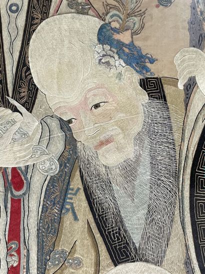CHINE XIX°:
Grande tenture brodée de fils...
