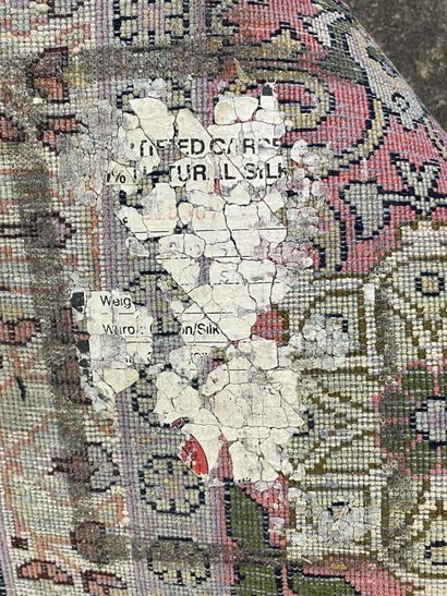 Ghoum carpet in silk and wool.
220 x 155...