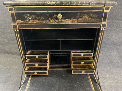 Straight secretary in lacquered wood in Asian...
