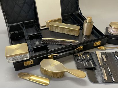 Luxueuse valise comprenant une mallette de...