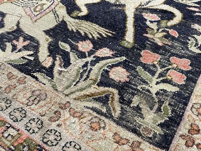 Ghoum carpet in silk and wool.
220 x 155...
