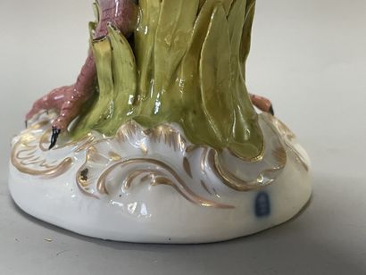 VIENNA 19TH CENTURY
Pigeon in porcelain,...