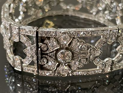 MAUBOUSSIN Bracelet manchette en or gris...