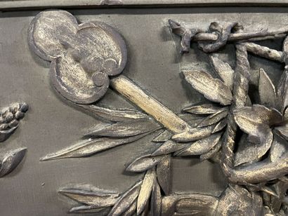 Element of wood carved, relief of fishing...