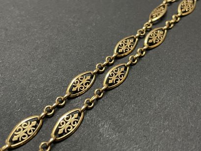 Sautoir en or, maille draperie.
L: 112 cm.
Poids:...