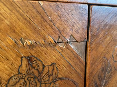 Table inlaid with flowers and frieze, top...
