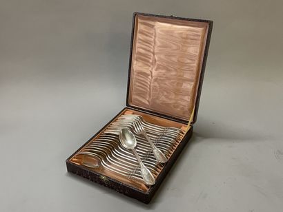 Suite de douze couverts à entremets en argent,...
