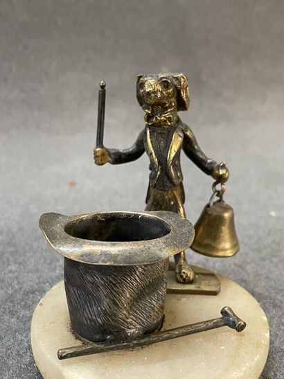 VIENNE Deux statuettes en bronze figurant...