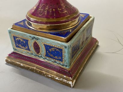 VIENNA early XXth century
Pair of porcelain...