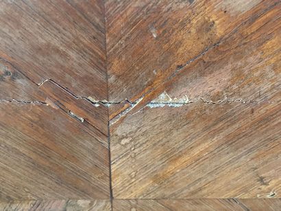 Table inlaid with flowers and frieze, top...