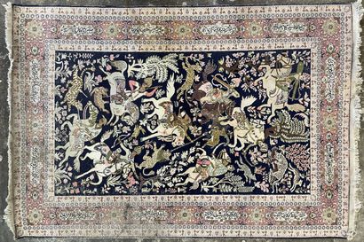 Ghoum carpet in silk and wool.
220 x 155...