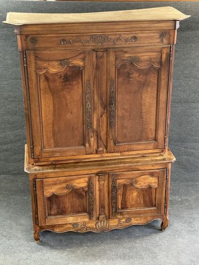 Buffet two bodies in walnut carved and molded...