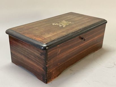 Music box with six tunes, patinated wood...