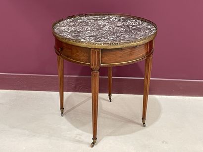 Hot water bottle table Louis XVI period
H....