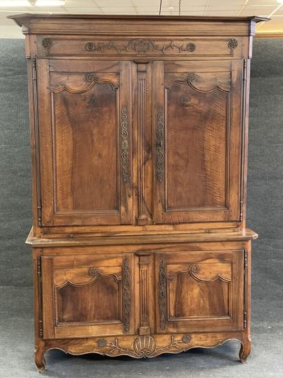Buffet two bodies in walnut carved and molded...